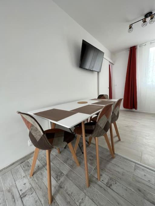 Appartement 3 Pieces Moderne 2 A 6 Personnes La Bourboule Luaran gambar